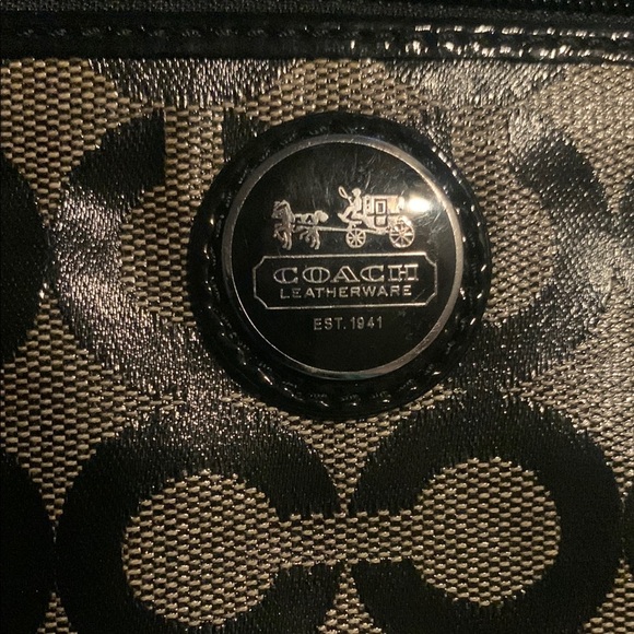NWOT Coach COATED Gold and Black Wristlet with matching hang tag - Picture 4 of 8